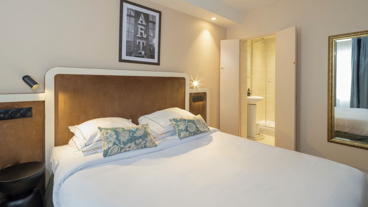 Photo of Bedroom in Clignancourt