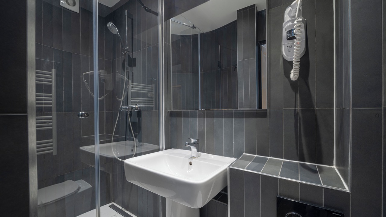 Photo of Bathroom in Clignancourt