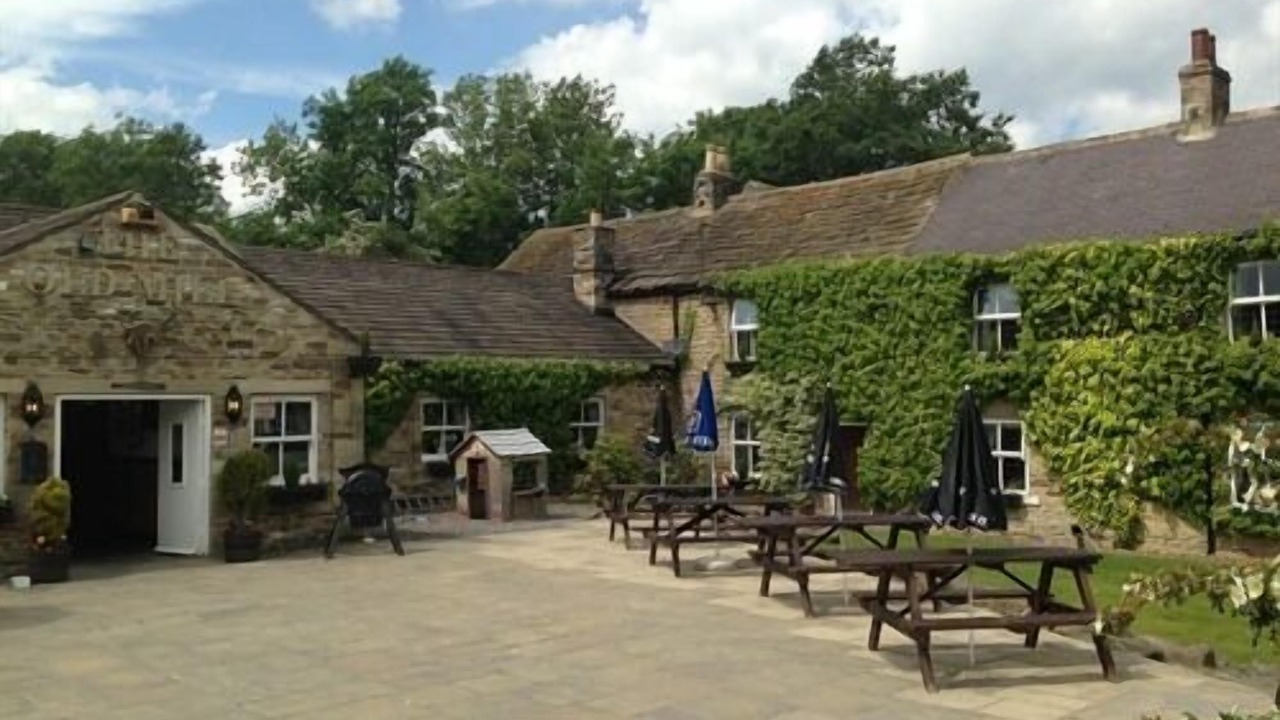 Photo of Buildings in Knitsley