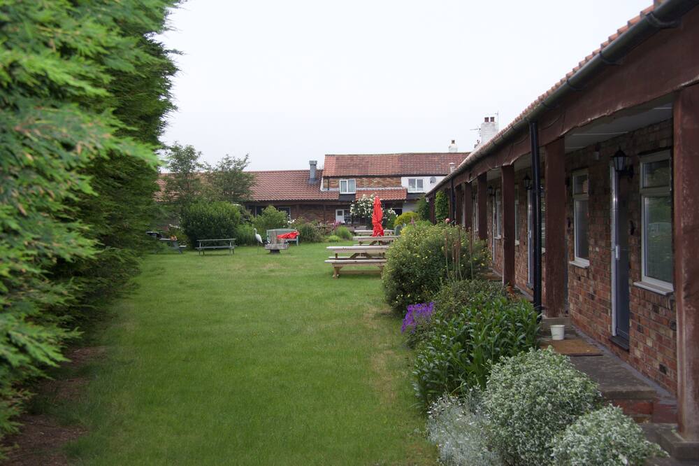Photo of Outdoor in Green Hammerton