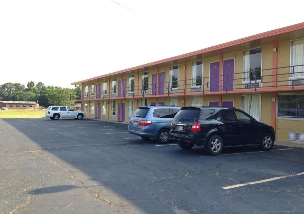 Photo of Outdoor in Vivian