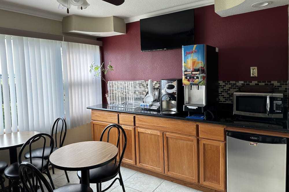 Photo of Others in Chariton