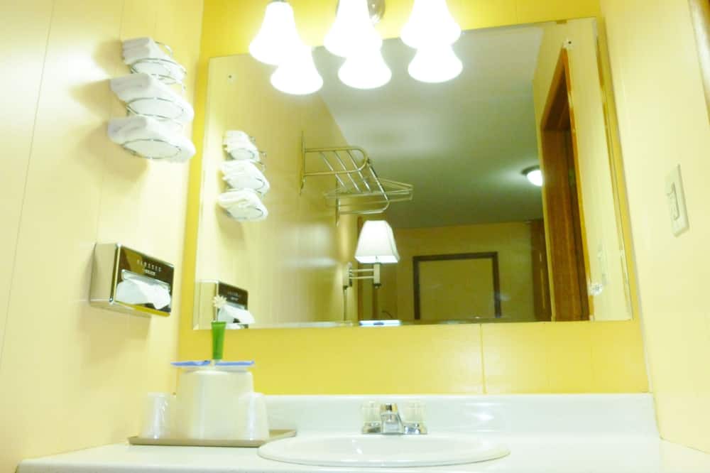 Photo of Bathroom in Chariton