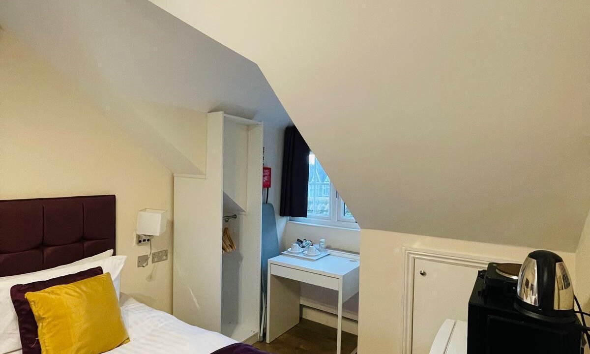 Photo of Bathroom in London Borough of Hounslow