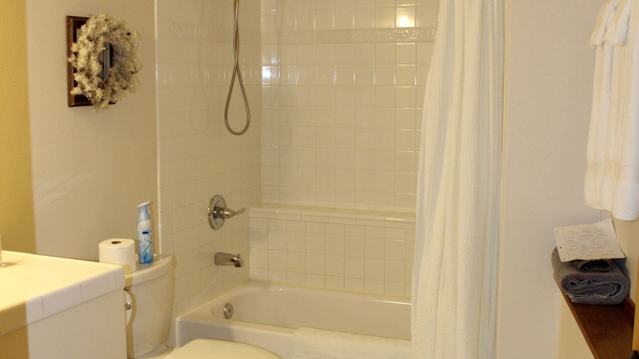 Photo of Bathroom in Campbell Park
