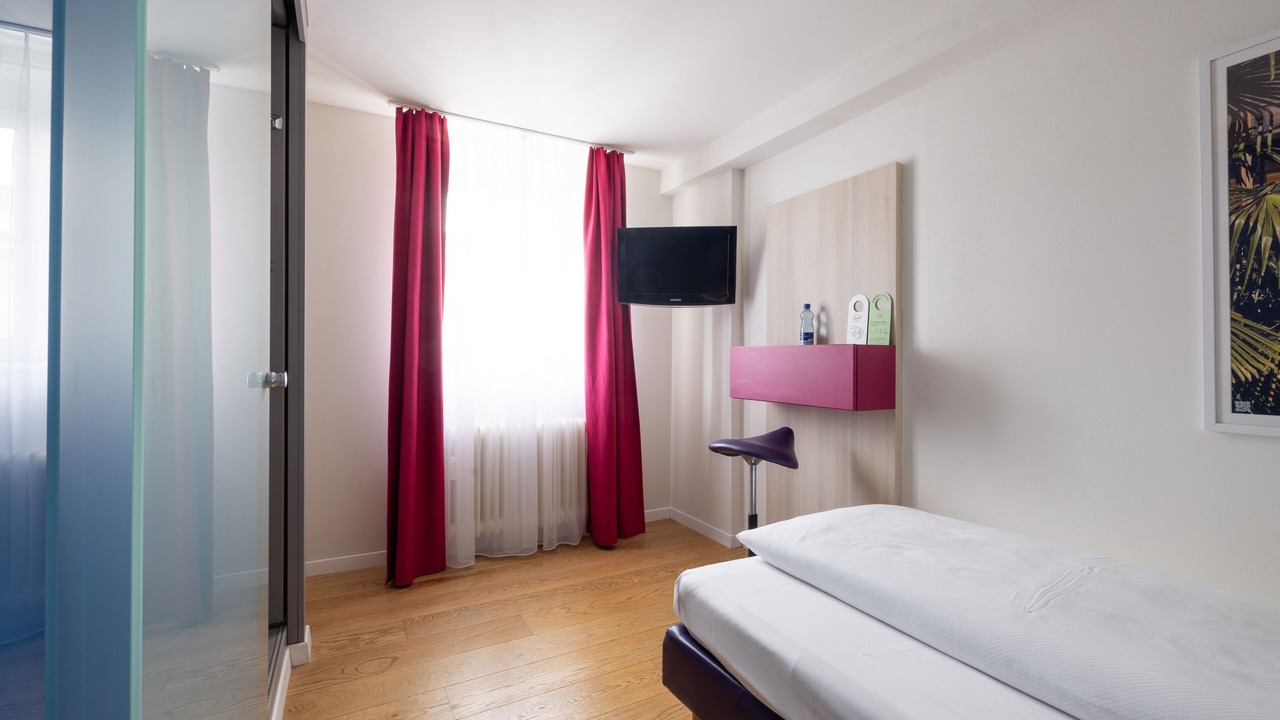 Photo of Bedroom in Center