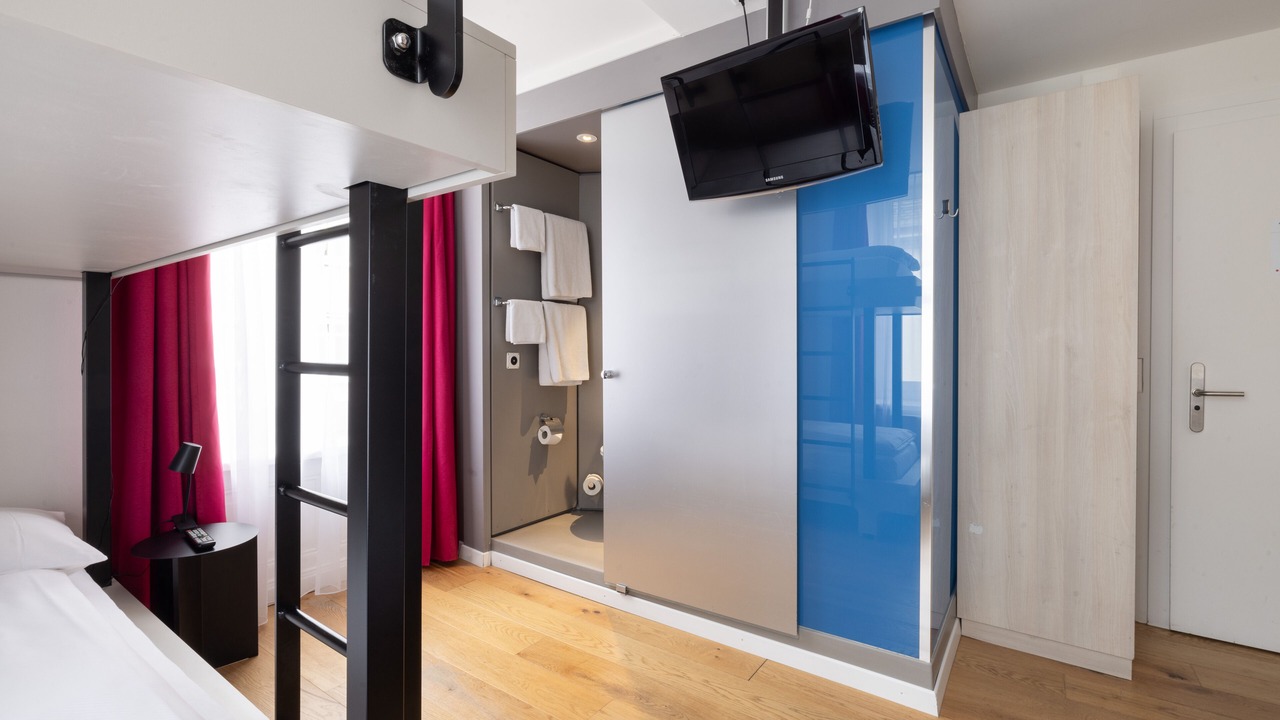 Photo of Bedroom in Center