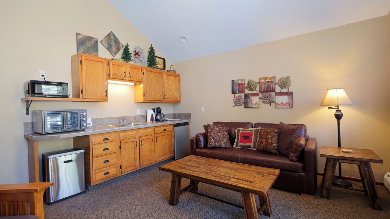 Photo of Livingroom in Fall River Estates