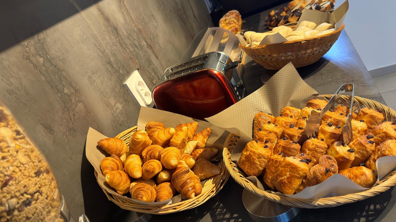 Photo of Others in Ales