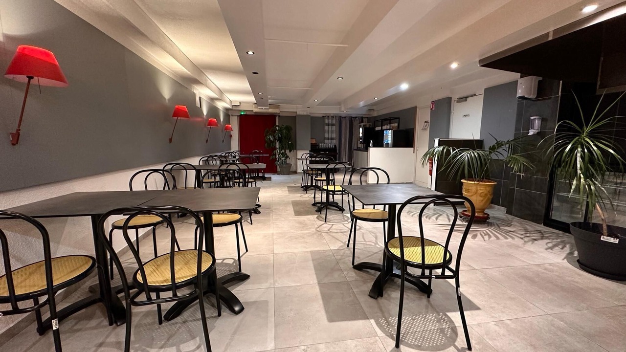 Photo of Others in Ales