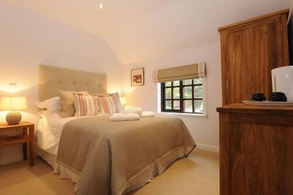 Photo of Bedroom in Barton under Needwood