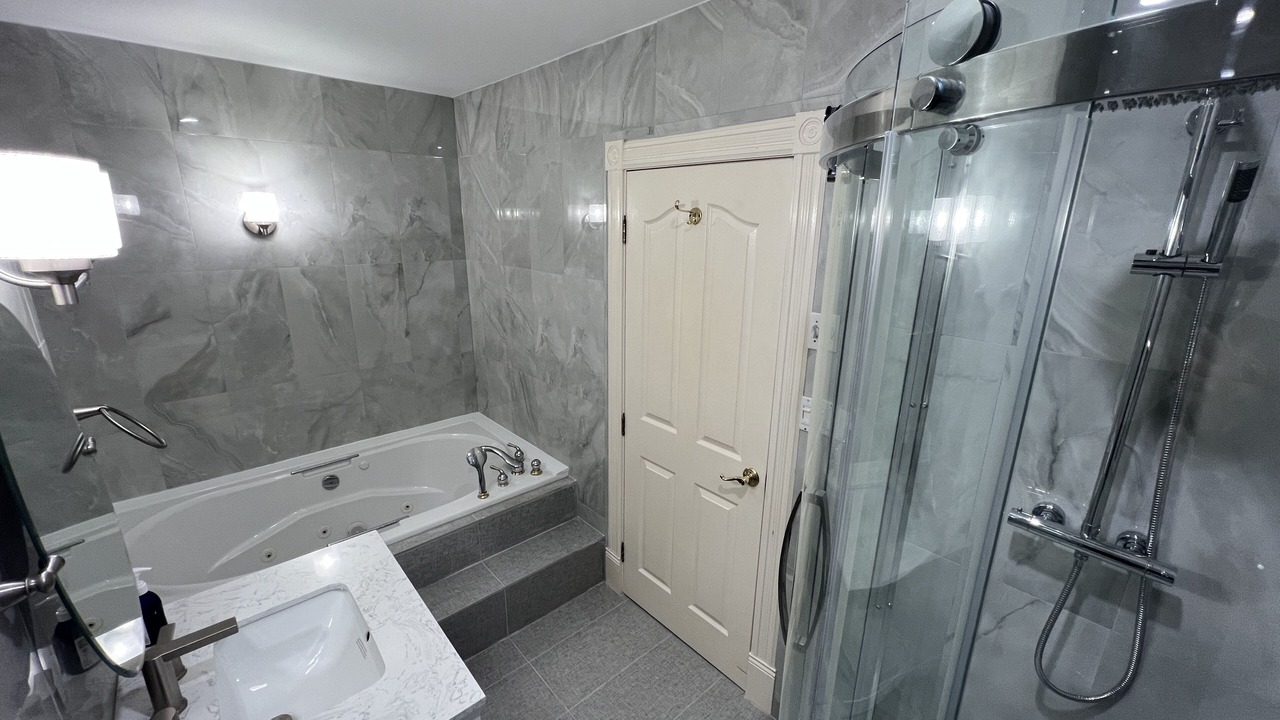 Photo of Bathroom in Niagara Falls