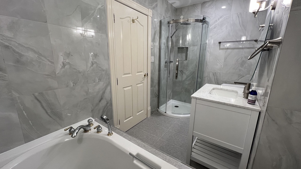 Photo of Bathroom in Niagara Falls