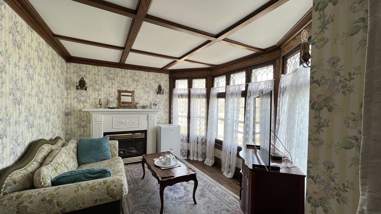 Photo of Livingroom in Niagara Falls