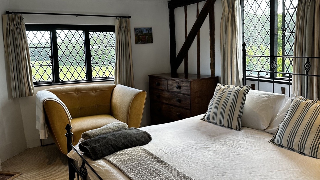 Photo of Bedroom in Godalming