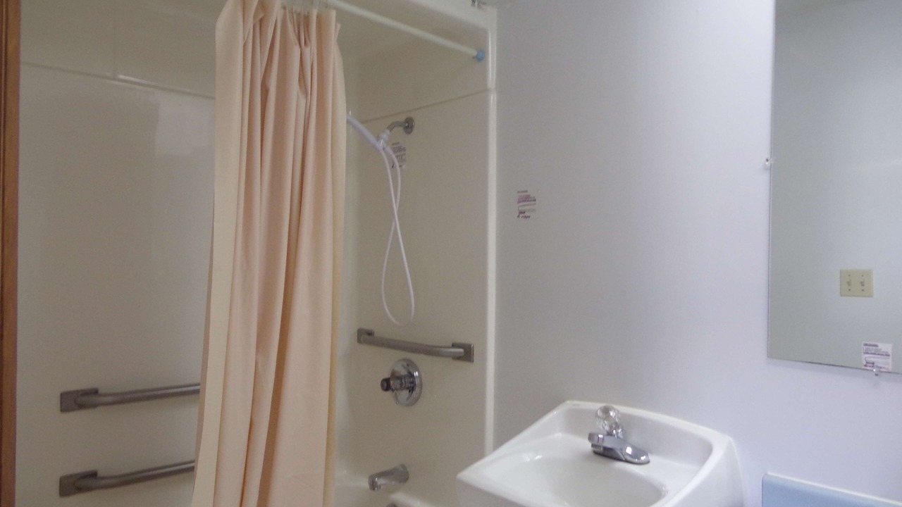 Photo of Bedroom in Warren