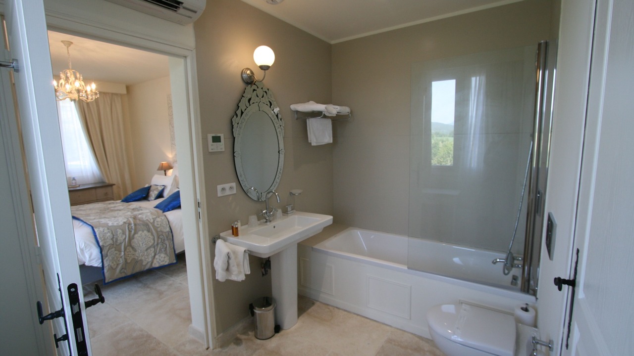 Photo of Bathroom in Charols