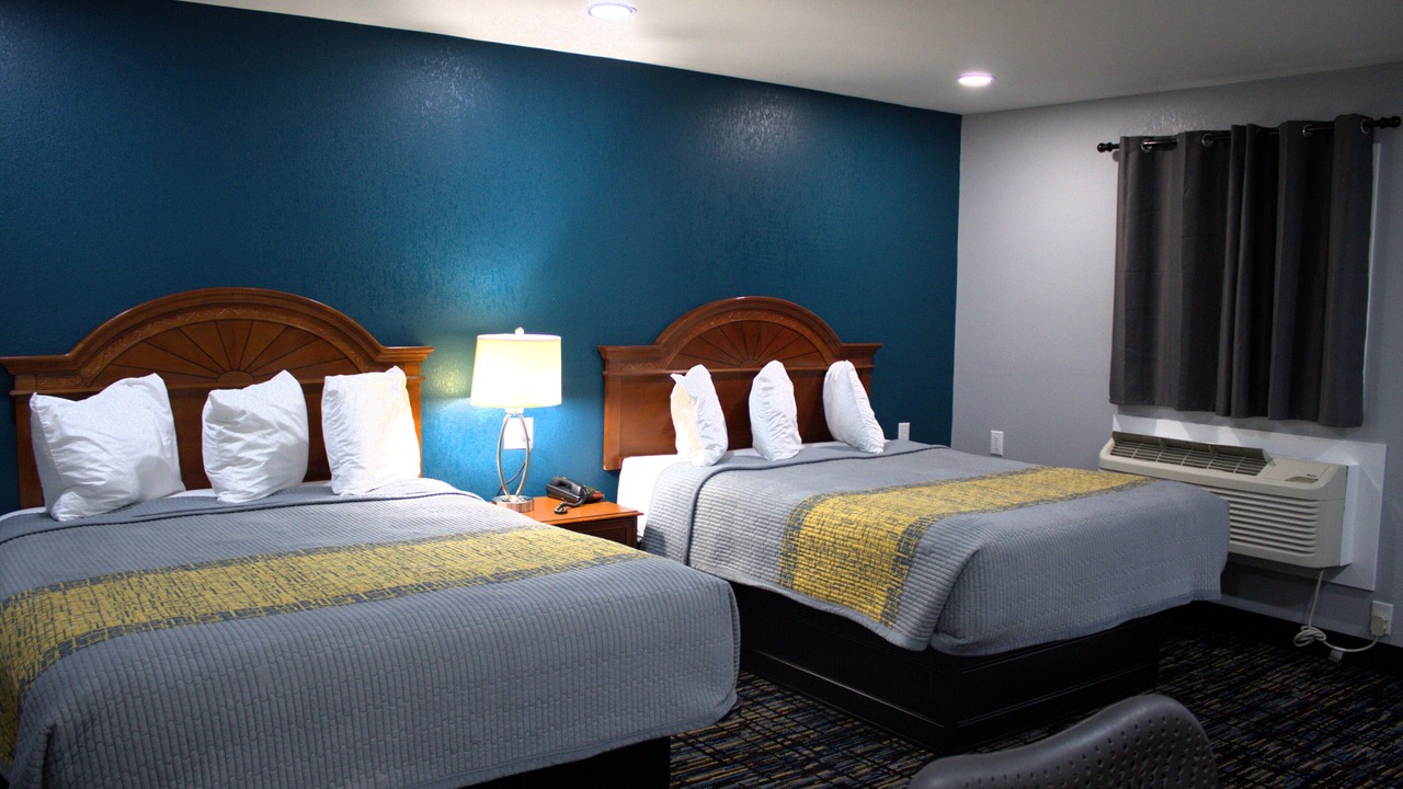Photo of Bedroom in Scottsburg