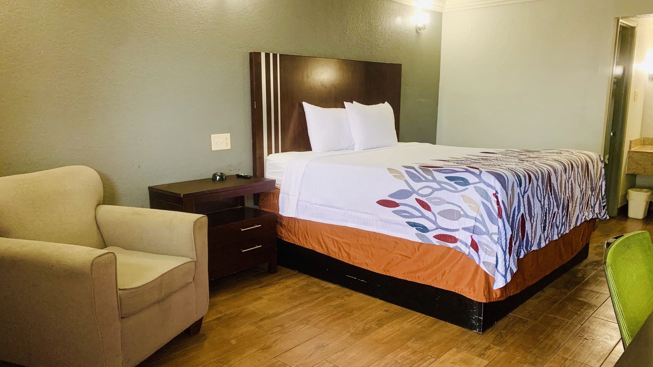 Photo of Bedroom in Crowley