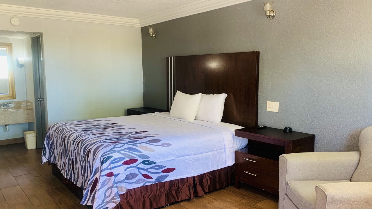 Photo of Bedroom in Crowley