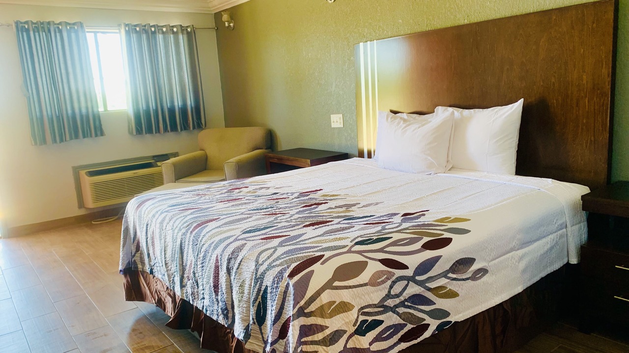 Photo of Bedroom in Crowley