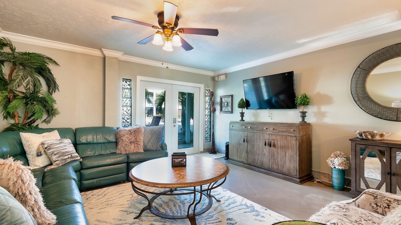 Photo of Bedroom in Mid Island