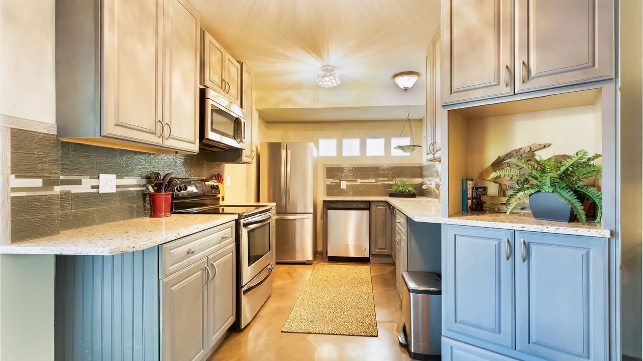 Photo of Kitchen in Mid Island