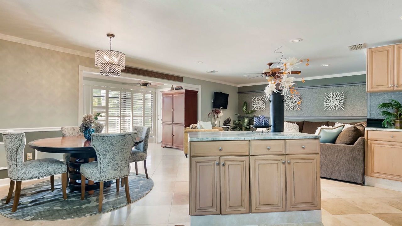 Photo of Kitchen in Mid Island