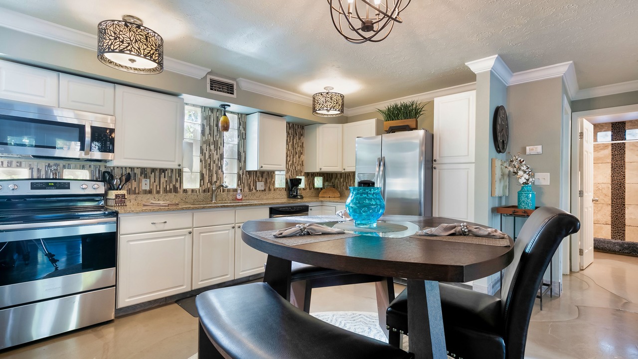 Photo of Kitchen in Mid Island
