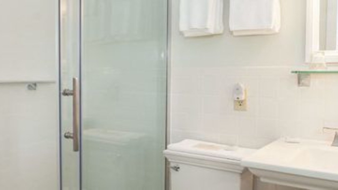 Photo of Bathroom in Saluda