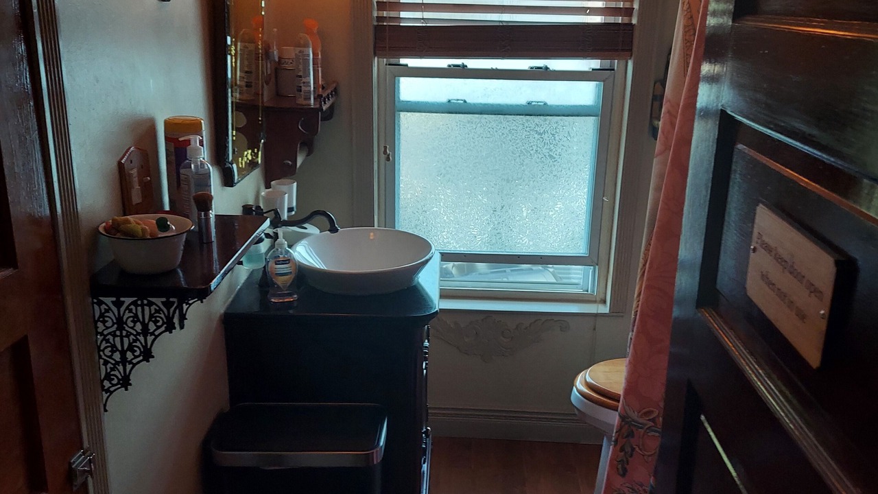 Photo of Bathroom in Leechburg