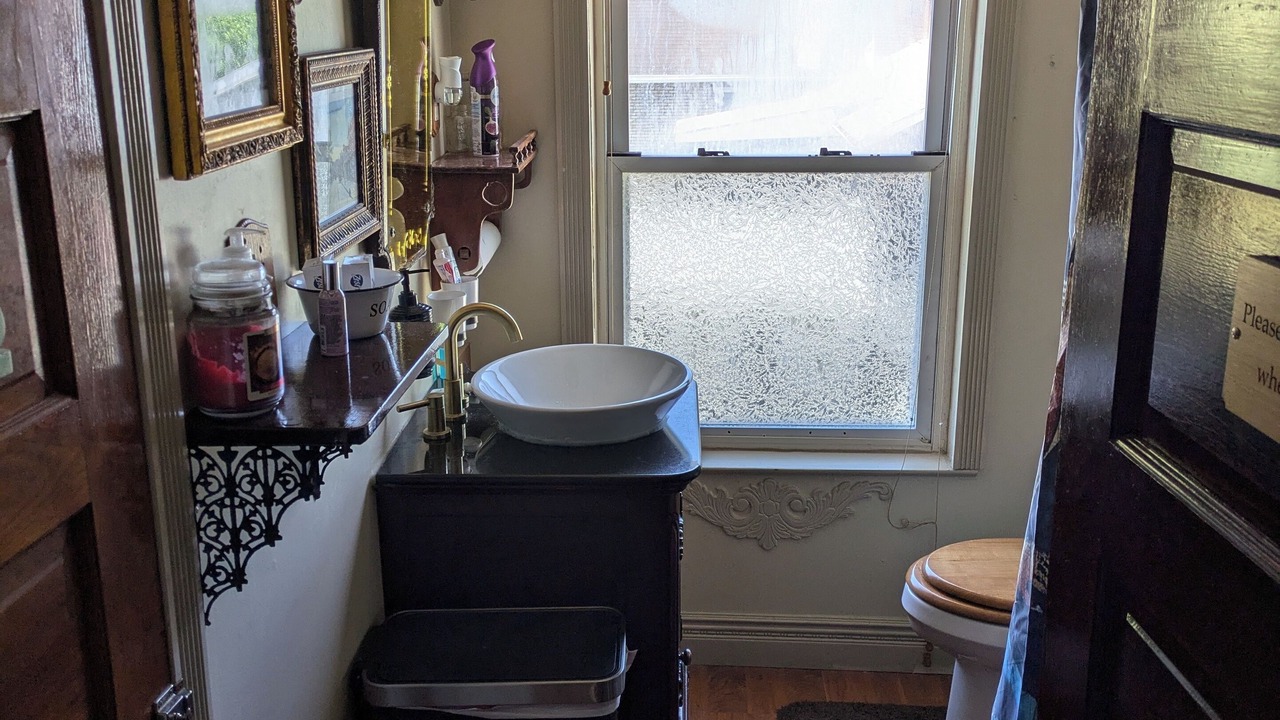 Photo of Bathroom in Leechburg