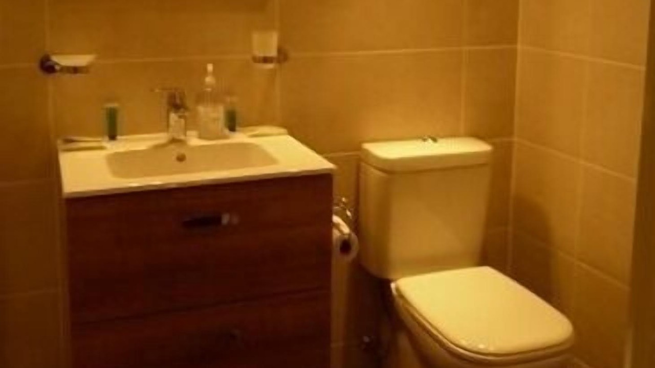 Photo of Bathroom in Market Bosworth