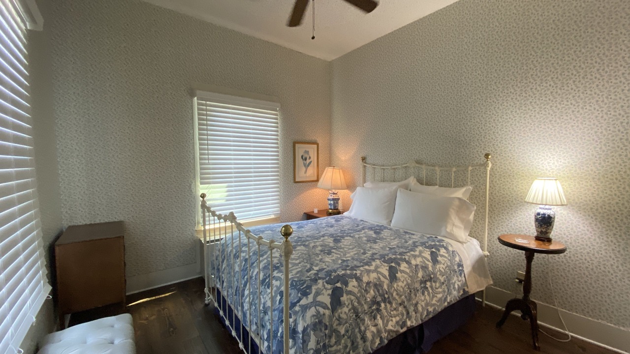 Photo of Bedroom in Glen Rose