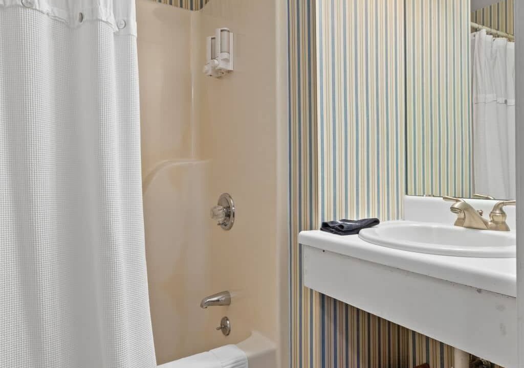 Photo of Bathroom in Elsah