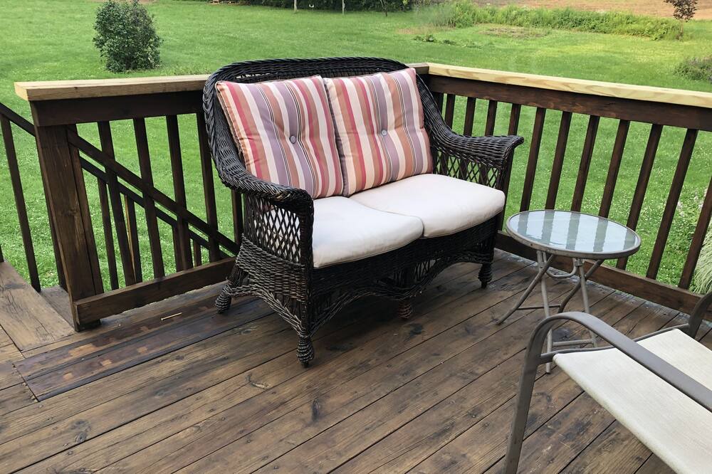 Photo of Patio Balcony in Skaneateles