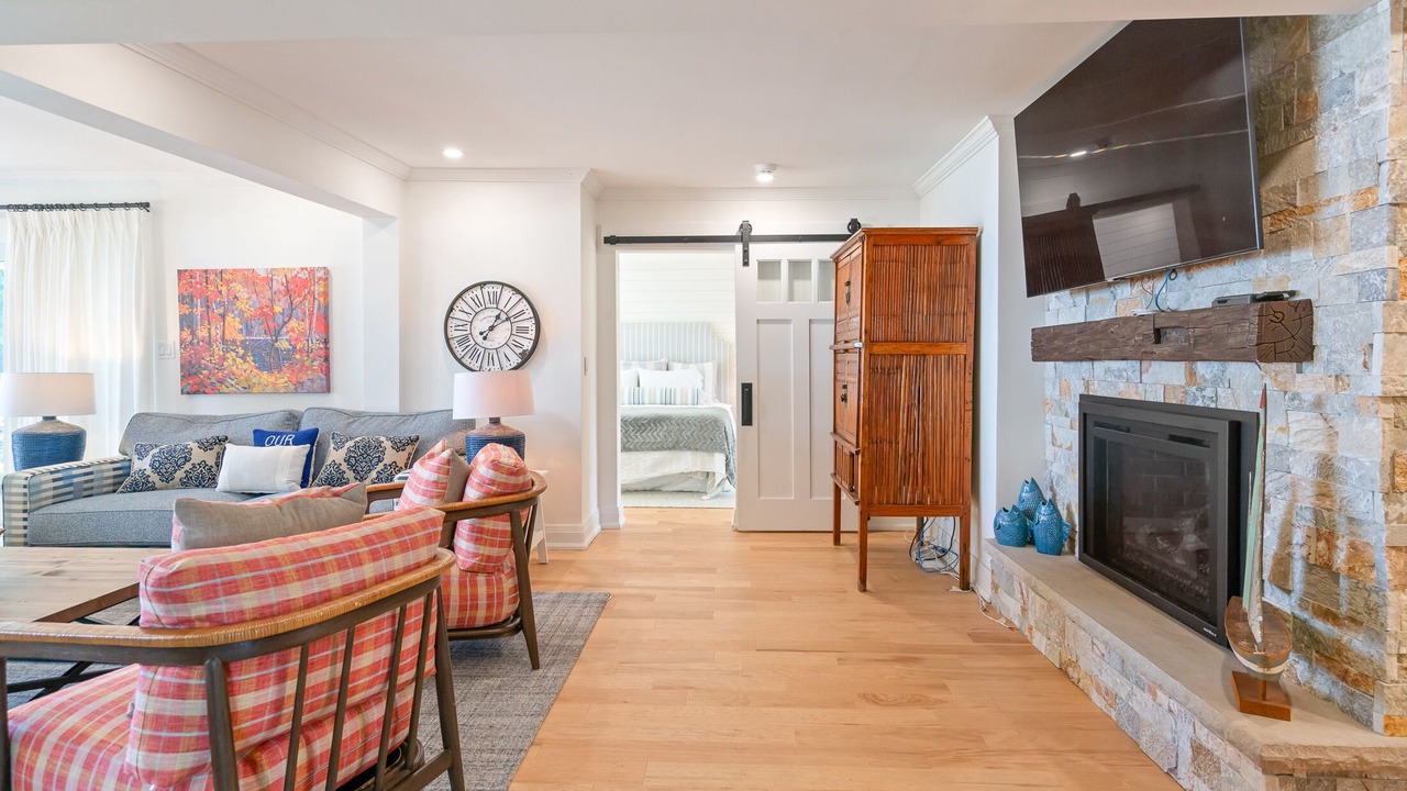 Photo of Livingroom in Waverly Beach