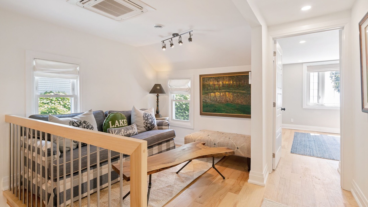 Photo of Livingroom in Waverly Beach