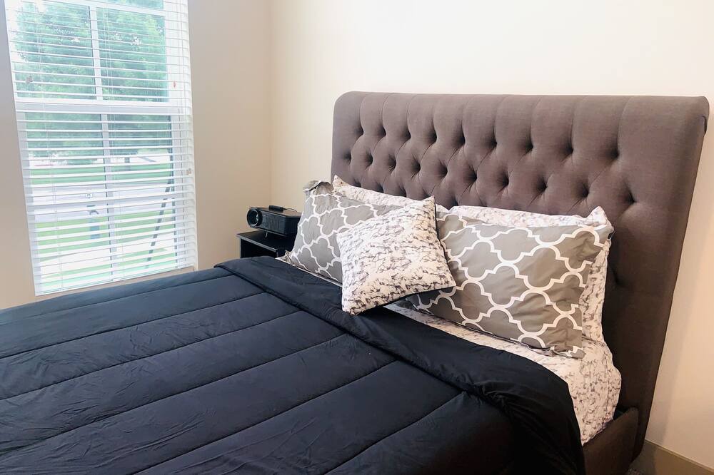 Photo of Bedroom in Carrollton