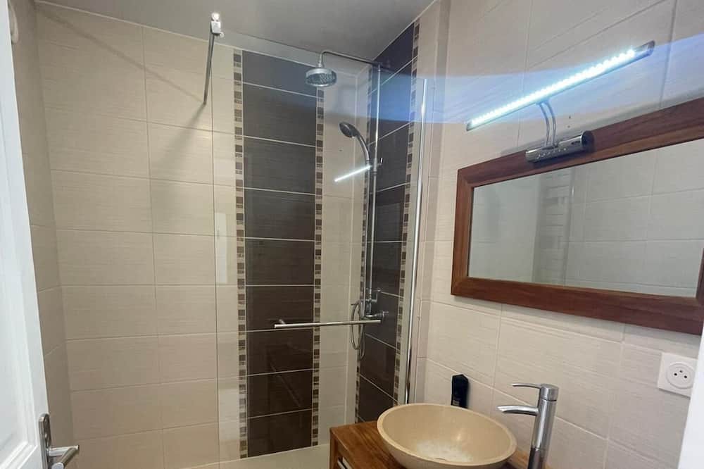 Photo of Bathroom in Champs Elysees