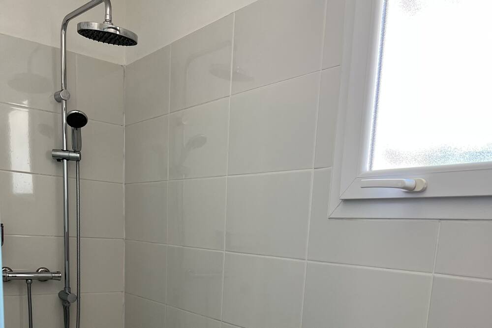 Photo of Bathroom in Vendres