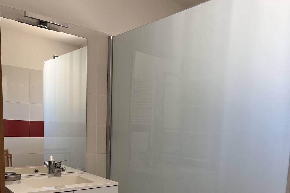 Photo of Bathroom in Vendres