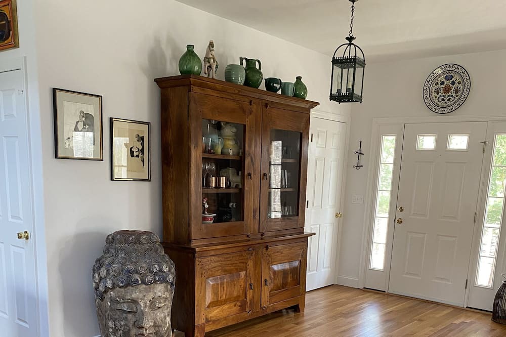 Photo of Livingroom in Wading River