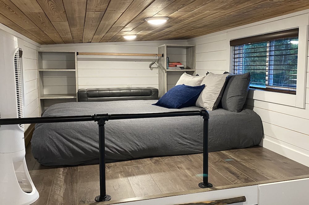 Photo of Bedroom in Mirrormont