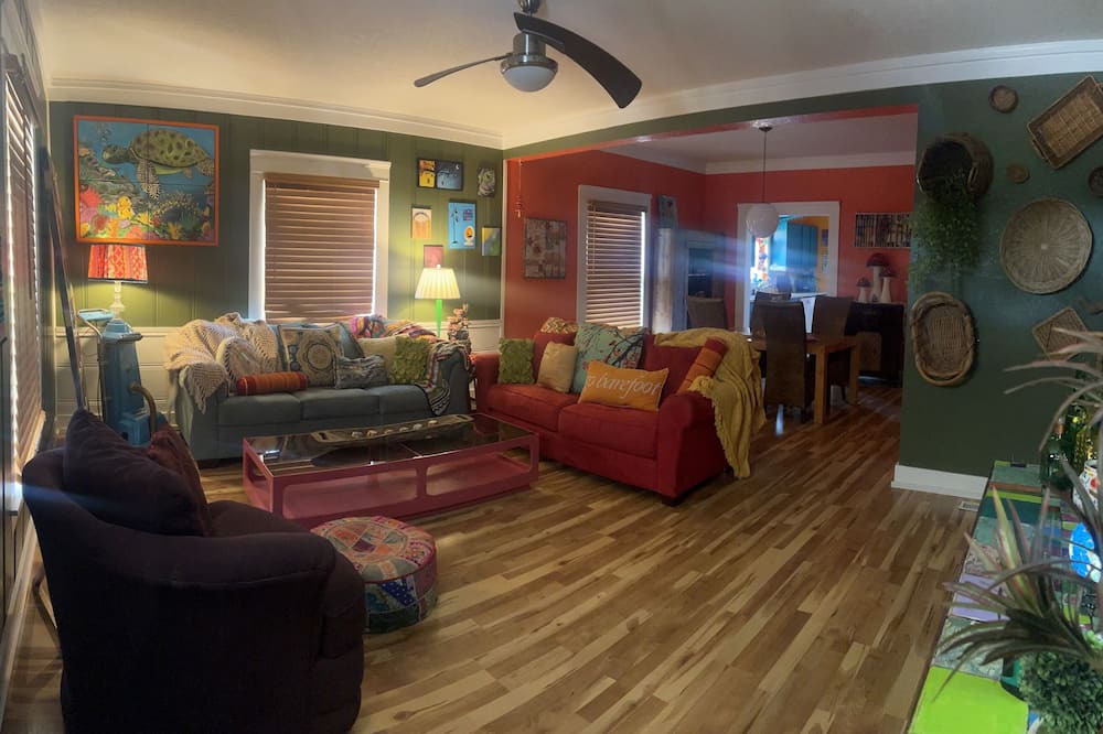 Photo of Livingroom in Baxter Springs
