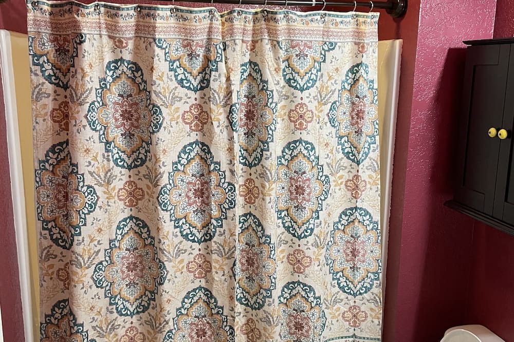 Photo of Bathroom in Baxter Springs