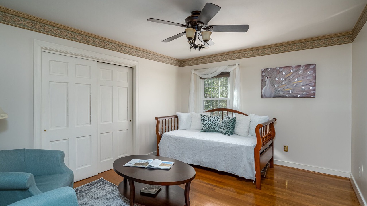 Photo of Livingroom in Williamsburg
