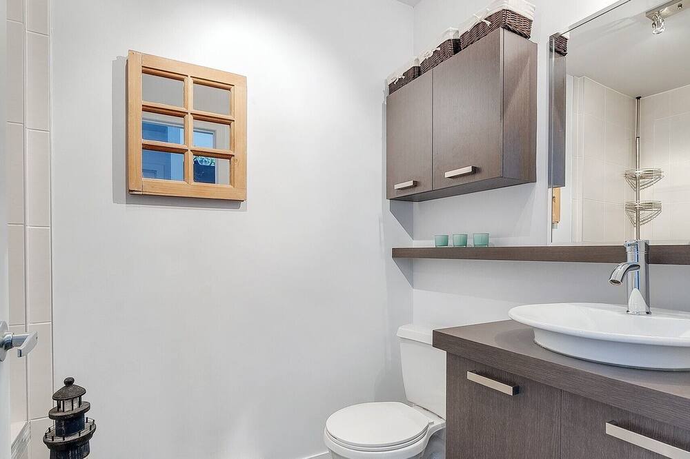 Photo of Bathroom in Laval