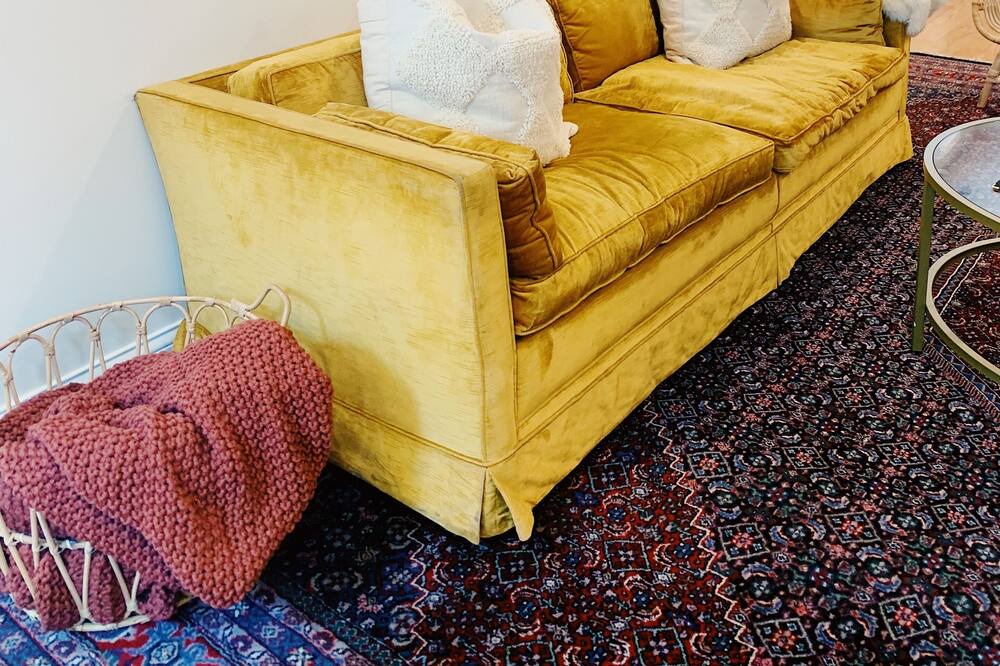 Photo of Livingroom in East Garfield Park