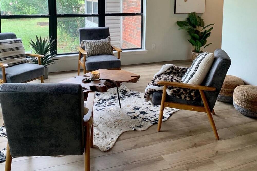 Photo of Livingroom in Sulphur